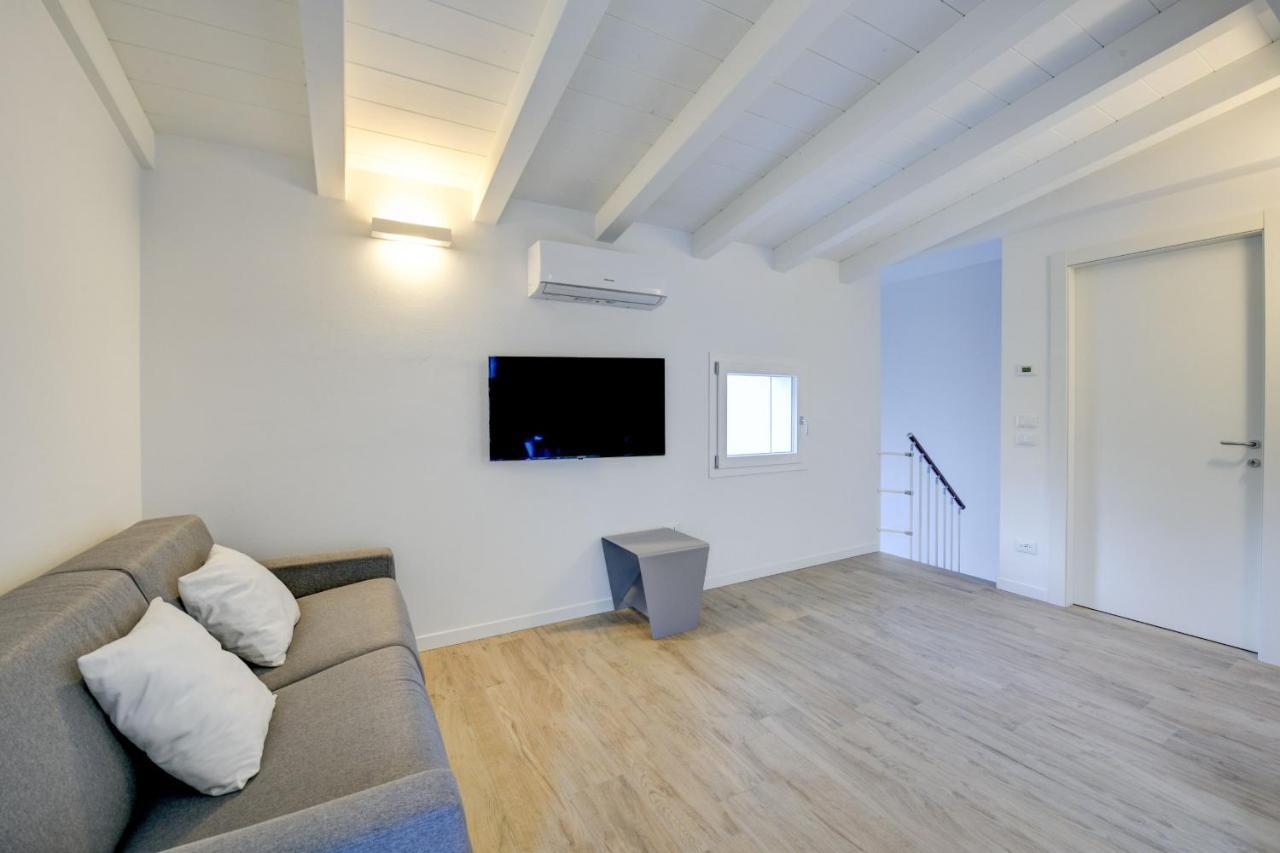 Maison Bellini Number 3 Тосколано Мадерно Екстериор снимка